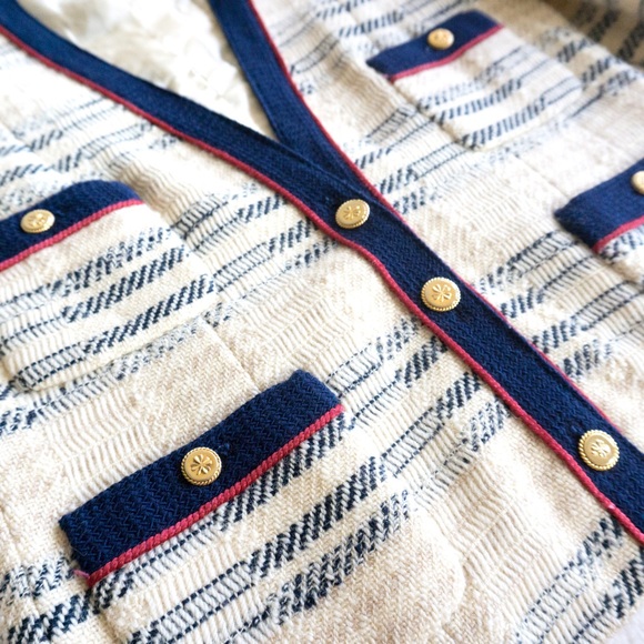 Rare 1980s Chanel Vintage Gold Clover Skirt Suit - Picture 3 of 8